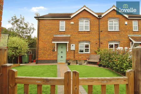 3 bedroom Semi-detached house for sale in Garden Village, North Killingholme, DN40