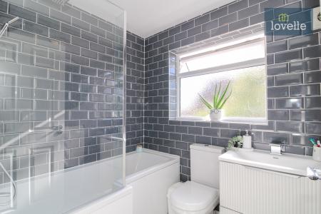 3 bedroom Semi-detached house for sale in Garden Village, North Killingholme, DN40