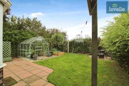 3 bedroom Semi-detached house for sale in Garden Village, North Killingholme, DN40