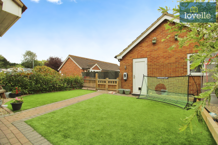 3 bedroom Semi-detached house for sale in Garden Village, North Killingholme, DN40