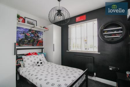 3 bedroom Semi-detached house for sale in Garden Village, North Killingholme, DN40