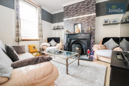 2 bedroom Semi-detached house for sale in St Michaels Road, Louth, LN11