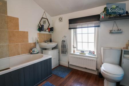 2 bedroom Semi-detached house for sale in St Michaels Road, Louth, LN11