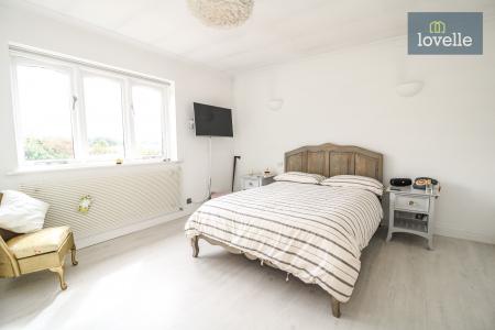 3 bedroom Detached house for sale in Little Becks, Laceby, DN37