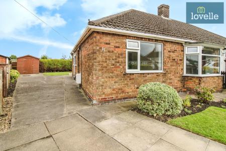 2 bedroom Semi-detached bungalow for sale in Salsbury Avenue, Grimsby, DN34