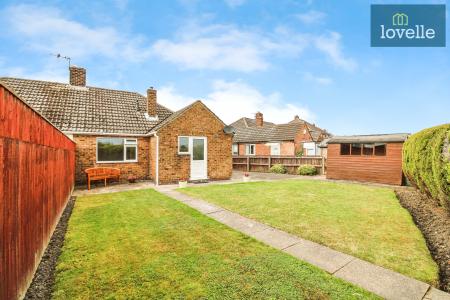 2 bedroom Semi-detached bungalow for sale in Salsbury Avenue, Grimsby, DN34