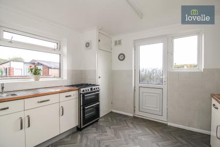 2 bedroom Semi-detached bungalow for sale in Salsbury Avenue, Grimsby, DN34