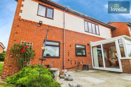 1 bedroom Flat for sale in Briar Lane, Scartho, Grimsby, DN33