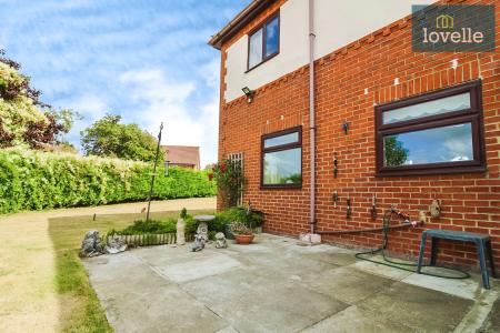 1 bedroom Flat for sale in Briar Lane, Scartho, Grimsby, DN33