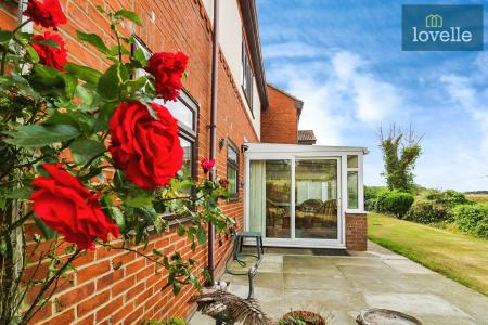 1 bedroom Flat for sale in Briar Lane, Scartho, Grimsby, DN33