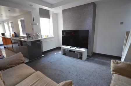 3 bedroom Terraced House to let in Lambert Road, Grimsby, DN32