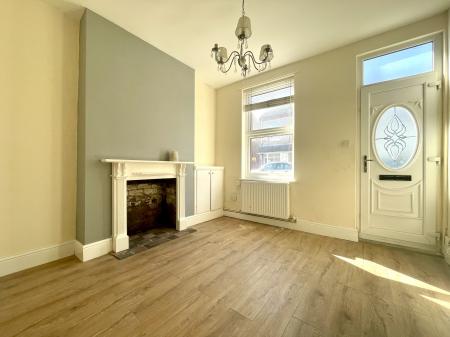 3 bedroom Terraced House to let in Sidney Street, Grimsby, DN35