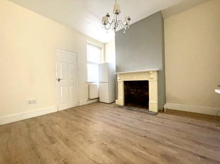 3 bedroom Terraced House to let in Sidney Street, Grimsby, DN35