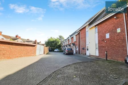 3 bedroom Town house for sale in Alexandra Wharf, Grimsby, DN31