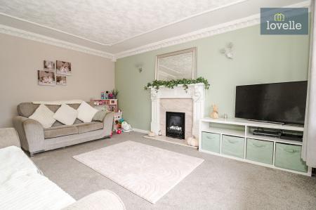 3 bedroom Semi-detached house for sale in Faulding Way, Grimsby, DN37