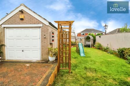 3 bedroom Semi-detached house for sale in Faulding Way, Grimsby, DN37