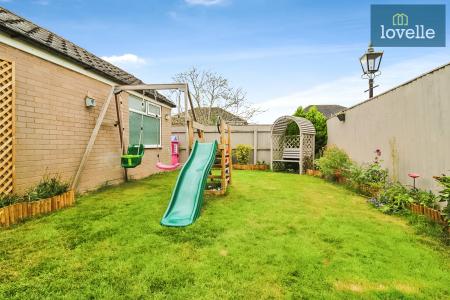 3 bedroom Semi-detached house for sale in Faulding Way, Grimsby, DN37