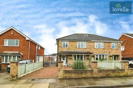 3 bedroom Semi-detached house for sale in Faulding Way, Grimsby, DN37