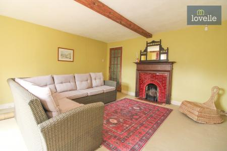 6 bedroom Detached house for sale in Church End, North Somercotes, LN11