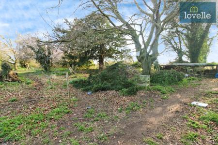 6 bedroom Detached house for sale in Church End, North Somercotes, LN11