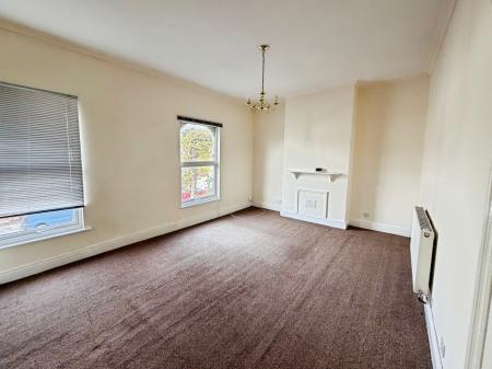 1 bedroom Flat to let in Hainton Avenue, Grimsby, DN32
