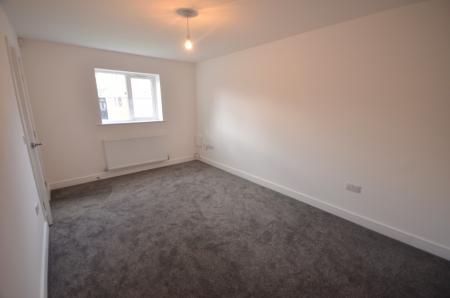 3 bedroom Semi-detached house to let in Waterworks Street, Immingham, DN40