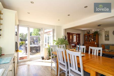 3 bedroom Semi-detached house for sale in Mount Pleasant, Holton-le-Clay, DN36