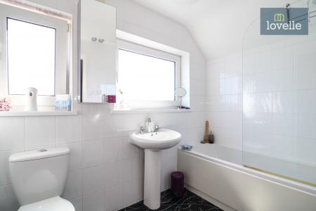 3 bedroom Semi-detached house for sale in Mount Pleasant, Holton-le-Clay, DN36