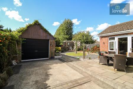 3 bedroom Semi-detached house for sale in Mount Pleasant, Holton-le-Clay, DN36