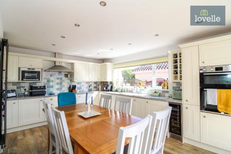3 bedroom Semi-detached house for sale in Mount Pleasant, Holton-le-Clay, DN36