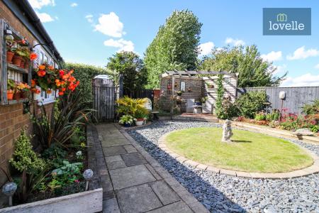 3 bedroom Semi-detached house for sale in Mount Pleasant, Holton-le-Clay, DN36