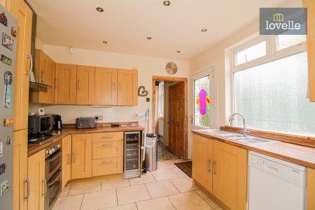 4 bedroom Semi-detached house for sale in Portland Avenue, Grimsby, DN32