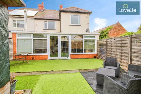 4 bedroom Semi-detached house for sale in Portland Avenue, Grimsby, DN32