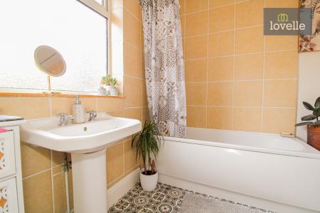 4 bedroom Semi-detached house for sale in Portland Avenue, Grimsby, DN32