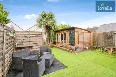 4 bedroom Semi-detached house for sale in Portland Avenue, Grimsby, DN32