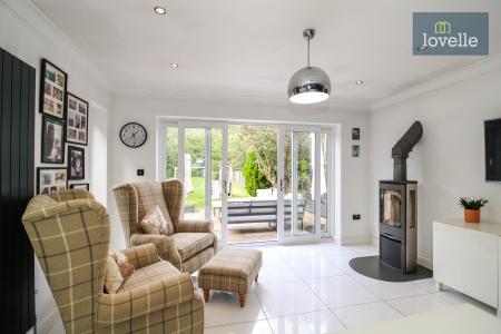 4 bedroom Detached house for sale in Beck Farm Mews, Barnoldby Le Beck, DN37