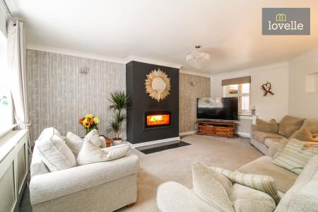 4 bedroom Detached house for sale in Beck Farm Mews, Barnoldby Le Beck, DN37