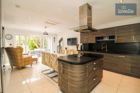 4 bedroom Detached house for sale in Beck Farm Mews, Barnoldby Le Beck, DN37