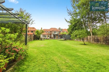 4 bedroom Detached house for sale in Beck Farm Mews, Barnoldby Le Beck, DN37