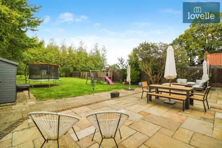 4 bedroom Detached house for sale in Beck Farm Mews, Barnoldby Le Beck, DN37
