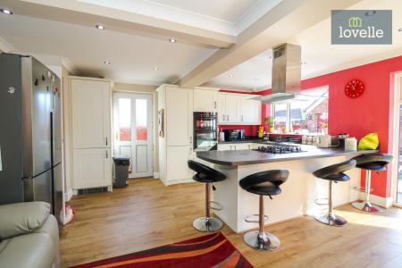3 bedroom Semi-detached house for sale in Laceby Road, Grimsby, DN34