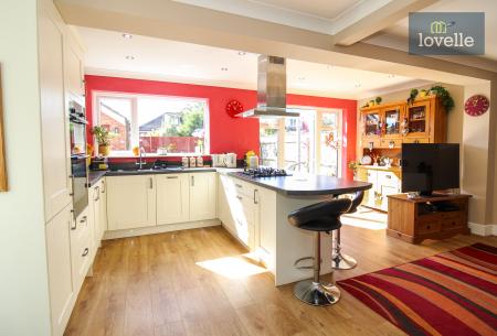 3 bedroom Semi-detached house for sale in Laceby Road, Grimsby, DN34