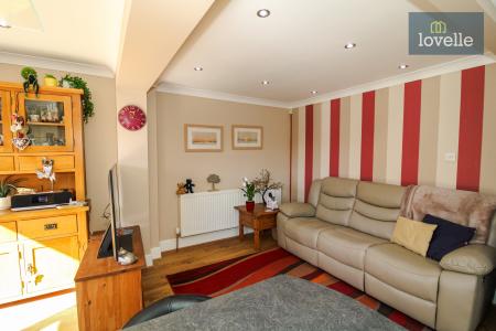 3 bedroom Semi-detached house for sale in Laceby Road, Grimsby, DN34