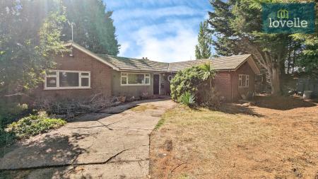 4 bedroom Detached bungalow for sale in Louth Road, North Cockerington, LN11