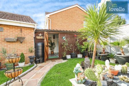 3 bedroom Semi-detached house for sale in Bloomsbury Gardens, Scartho Top, Grimsby, DN33