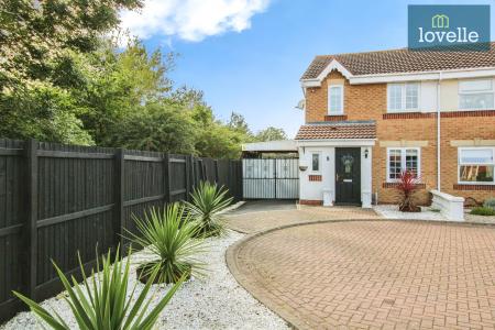3 bedroom Semi-detached house for sale in Bloomsbury Gardens, Scartho Top, Grimsby, DN33