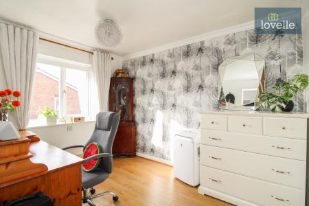 3 bedroom Semi-detached house for sale in Bloomsbury Gardens, Scartho Top, Grimsby, DN33