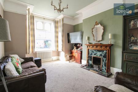 4 bedroom End of terrace house for sale in St Augustine Avenue, Grimsby, DN32