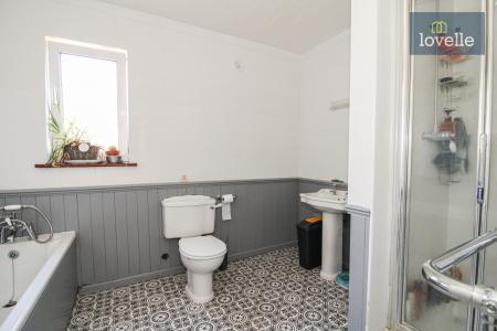 4 bedroom End of terrace house for sale in St Augustine Avenue, Grimsby, DN32