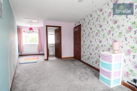 4 bedroom Semi-detached house for sale in Maple Avenue, Keelby, DN41